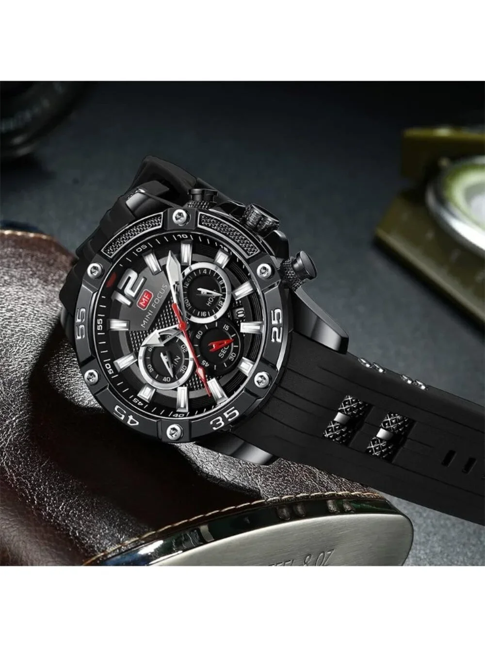 Men's Black Analog Quartz Waterproof Chronograph Classic Stylish Casual Watch